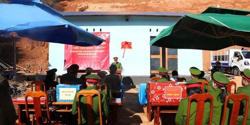 Lễ khánh thành và bàn giao nhà ở cho hộ gia đình ông Phan Doãn Niên