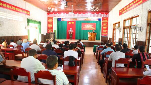 Bế giảng các lớp bồi dưỡng chuyên đề “Vấn đề tôn giáo và chính sách tôn giáo” và “Vấn đề dân tộc và chính sách dân tộc”