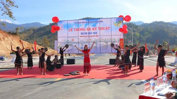 LỄ THÔNG XE KỸ THUẬT CẦU 16/5 – XÃ ĐĂK PÉK