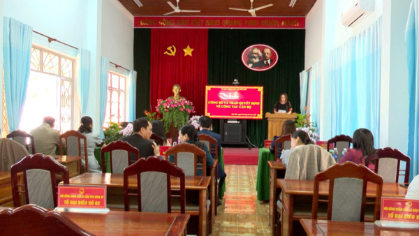 Lễ công bố và trao Quyết định về công tác cán bộ.