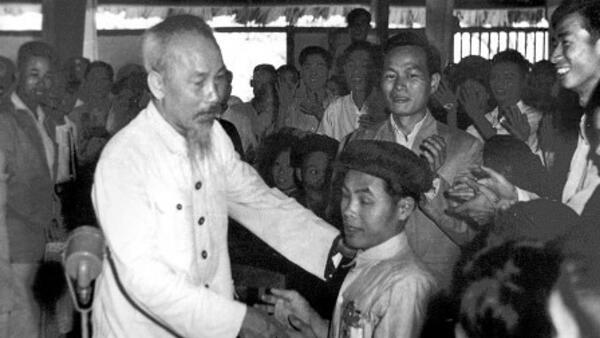 Vận dụng tư tưởng Hồ Chí Minh về nhân phẩm và nhân quyền hiện nay