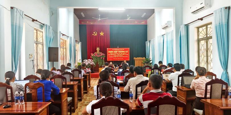 Phiên họp thường kỳ nhằm đánh giá tình hình thực hiện nhiệm vụ phát triển kinh tế - xã hội, quốc phòng, an ninh 9 tháng đầu năm và triển khai nhiệm vụ trọng tâm 3 tháng cuối năm 2026
