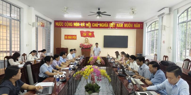 Sở Nội vụ Kiểm tra công tác CCHC, văn thư, lưu trữ, thanh niên và bình đẳng giới tại xã Đăk Pék