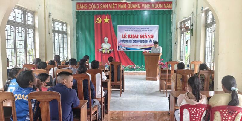Đồng chí Nguyễn Thị Thương, Phó Bí thư Đảng ủy, Chủ tịch UBND xã Đăk Pék dự khai giảng lớp đào tạo nghề cho lao động nông thôn năm 2026