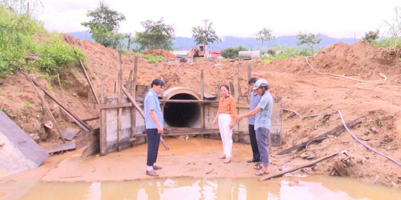 Lãnh đạo xã Đăk Pék kiểm tra tiến độ các dự án trọng điểm trên địa bàn