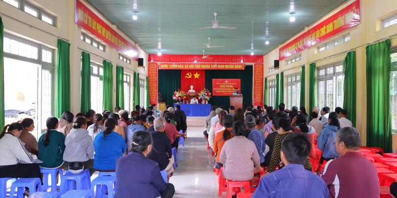 Đồng chí Lê Viết Nam – Bí thư Đảng ủy, Chủ tịch HĐND xã dự tiếp xúc cử tri tại thôn 14B